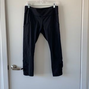 Black lulu lemon cropped leggings